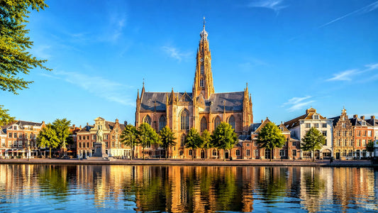 “Ambachtelijke meubelstoffering van klassieke fauteuil in Haarlem”