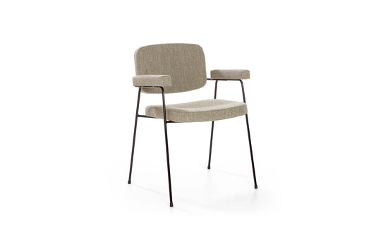 Geef deze iconische designkruk een frisse uitstraling met nieuwe meubelstof