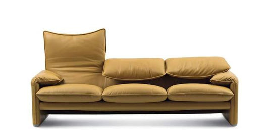Designbank in twaalf verschillende kleuren en bekledingen, waaronder beige, groen, blauw, bordeauxrood en cognac leer.