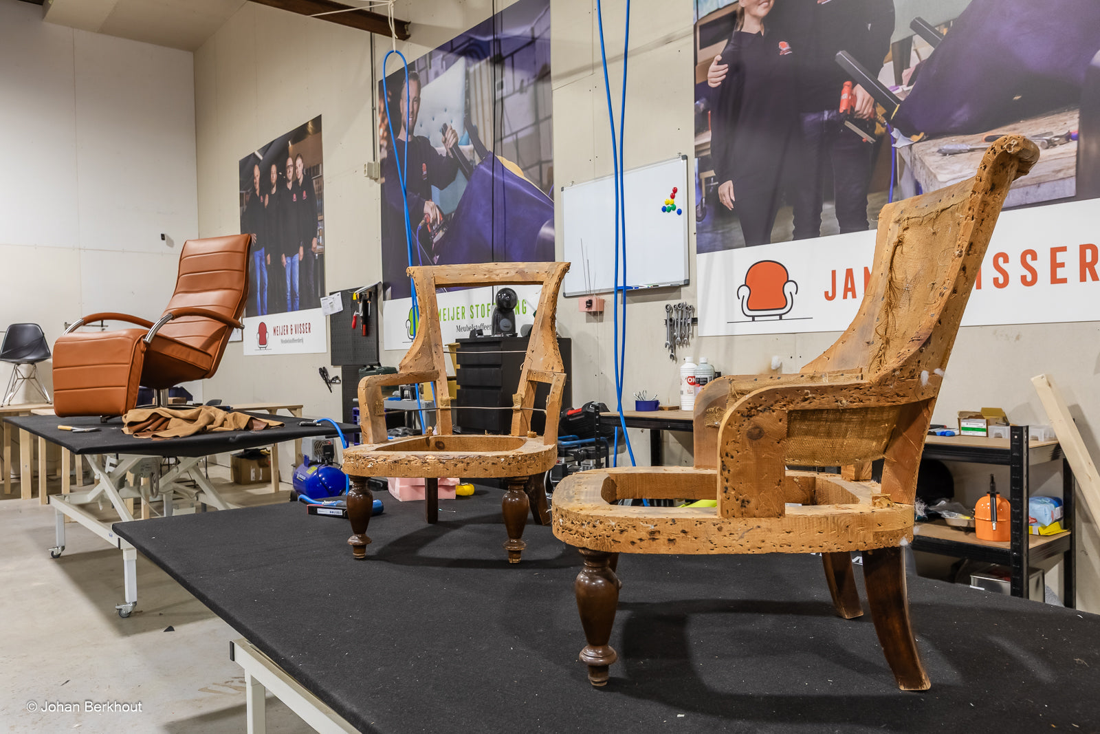 Hoogwaardige meubelrestauratie en herstoffering van designmeubels door Jannie Visser